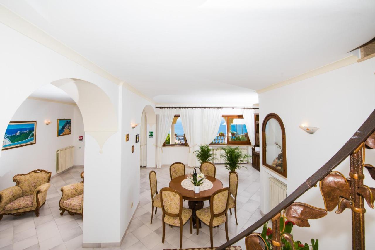 Villa Savina - Elegant Family Villa Overlooks Amalfi Coast - Positano Exterior photo