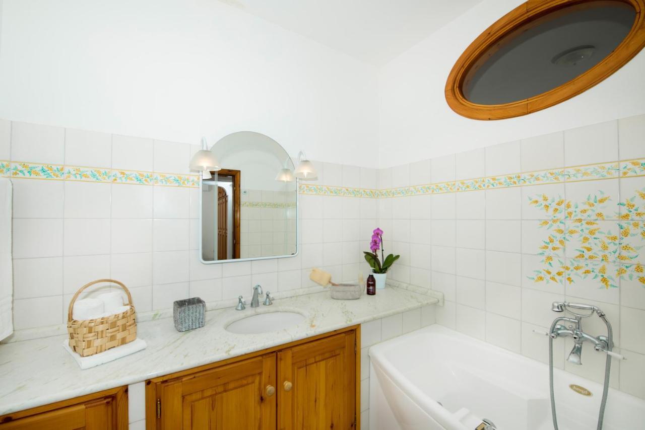 Villa Savina - Elegant Family Villa Overlooks Amalfi Coast - Positano Exterior photo